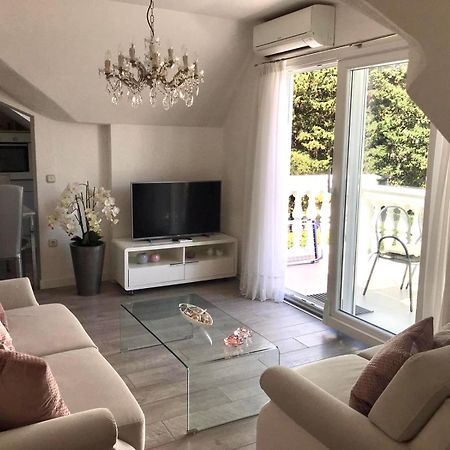 Villa Diana Kastela Bagian luar foto